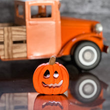 Load image into Gallery viewer, Jack-o'-lantern